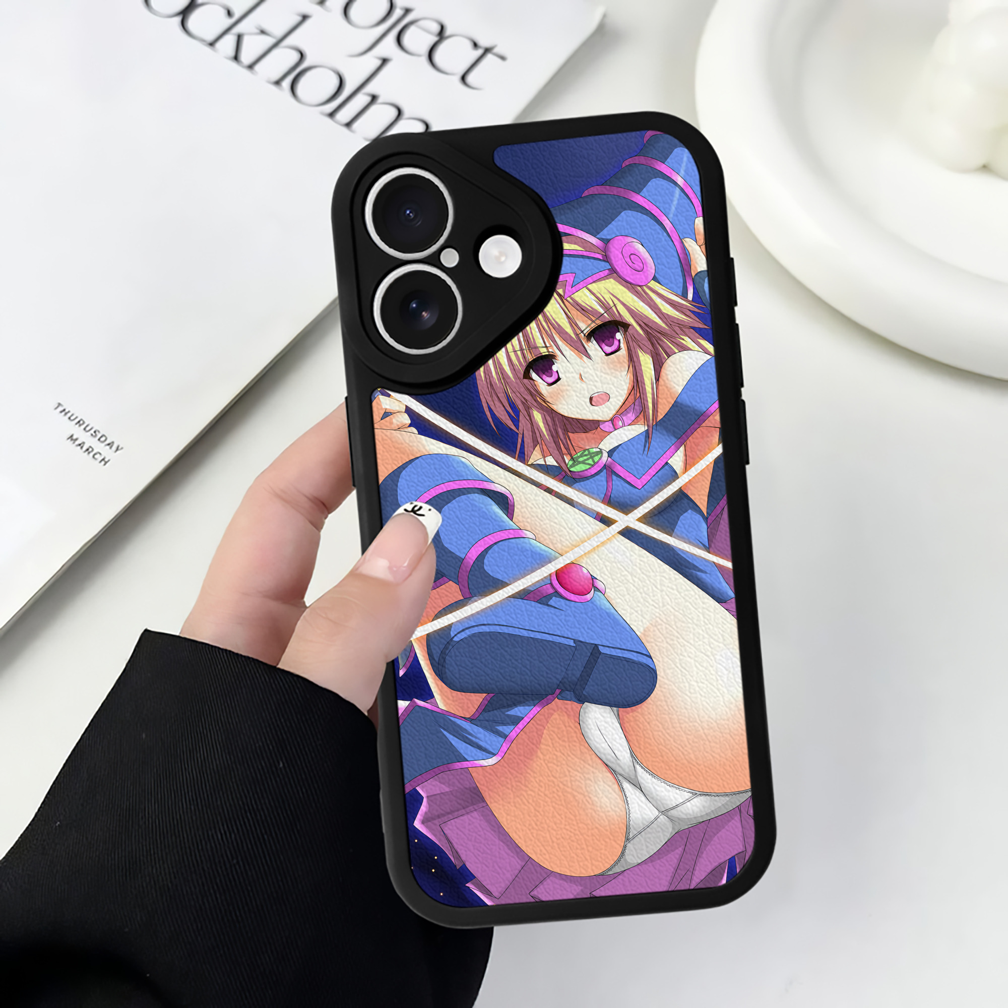 （画像用） 遊☆戯☆王 Yu-Gi-Oh! 【iPhone 16シリーズ対応】シリコンスマホケース（レザー調） 材質：シリコン
